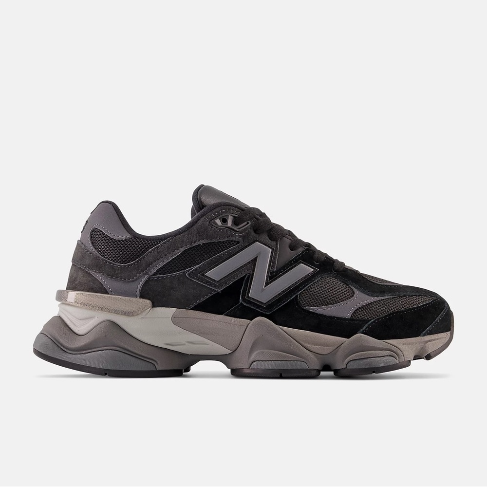 NEW BALANCE 9060 UNISEX BLACK SNEAKERS / M SZ 9.5 / W SZ 11